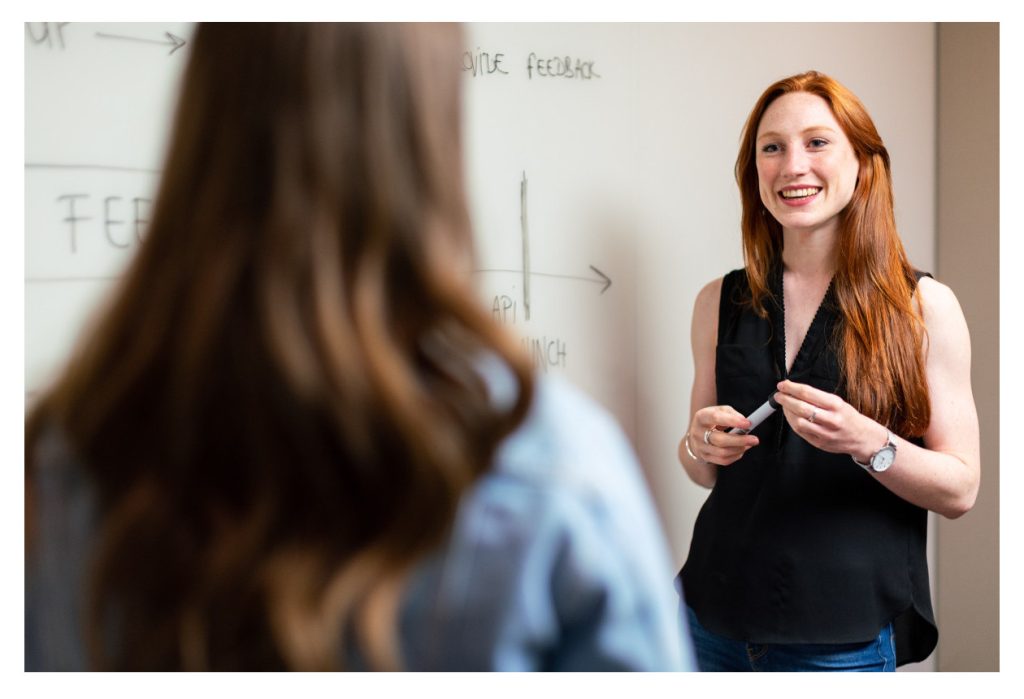 Rencontre avec un Professeur pedagogie enseigner femme formationt